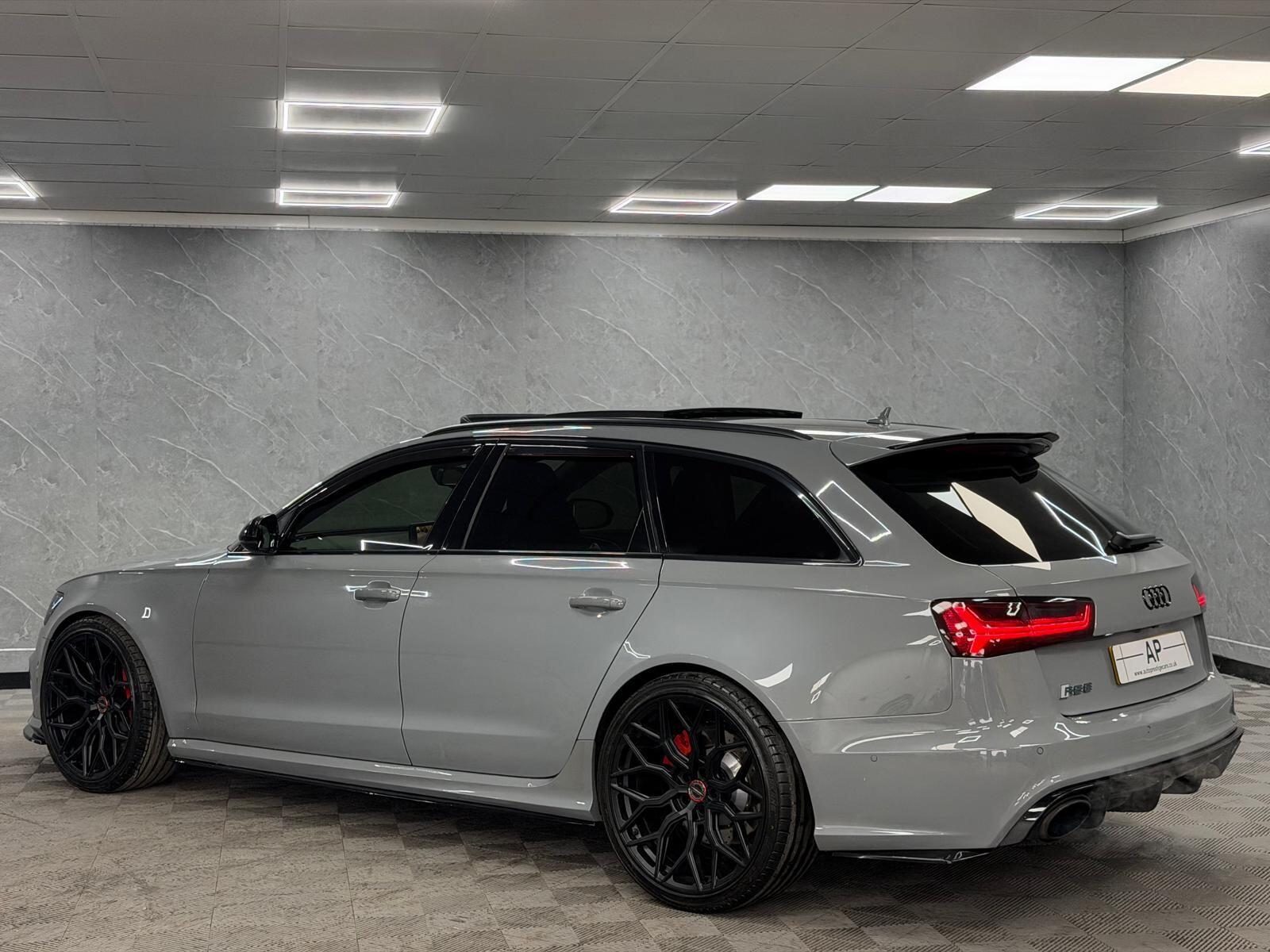 Audi RS6 Avant secondary view